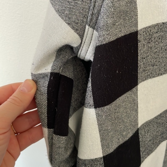 Orvis | Ladies Black White Checker Fleece Lined Button Front Shacket Size Medium - Picture 7 of 14